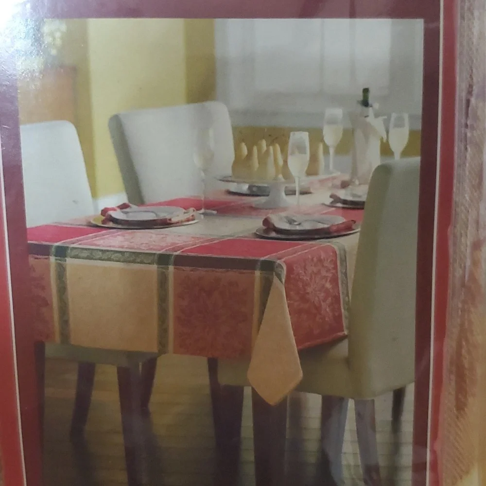 NWT ST. Nicholas Square Poinsettia Holiday Tablecloth Size 60